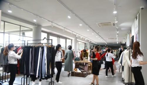 “一线厂库”重装来袭 开启服饰零售新篇章